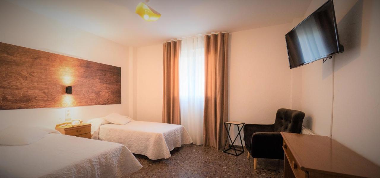 Hotel Roig 贝纳萨尔 外观 照片